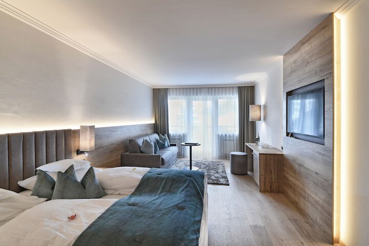 Room 10 of 76