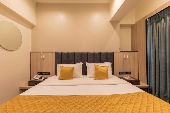 Room 47 of 100