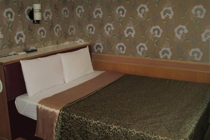 Room 7 of 35