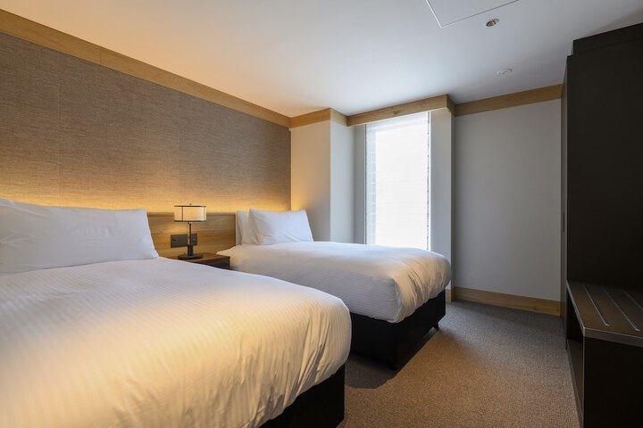Room 26 of 122