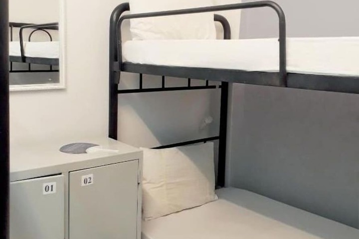 Room 13 of 34