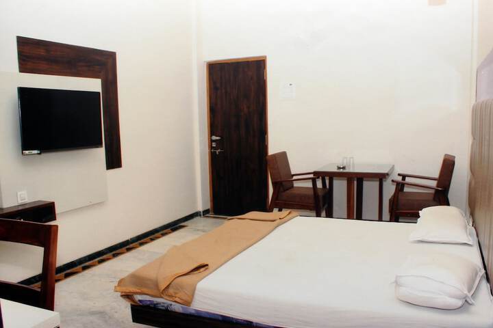 Room 30 of 36