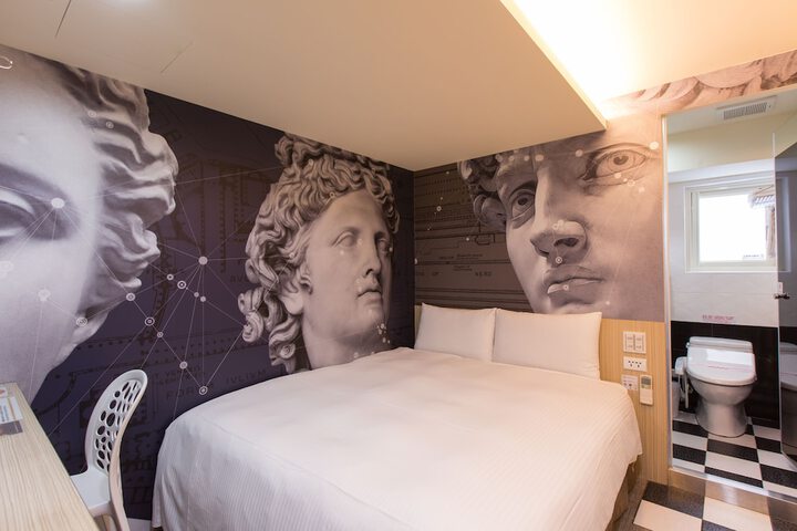 Room 26 of 66
