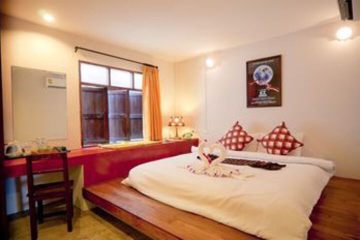 Room 9 of 25
