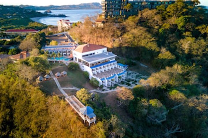 El Sabanero Beach Hotel