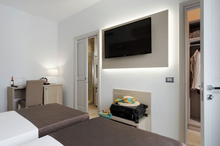 Room 47 of 101