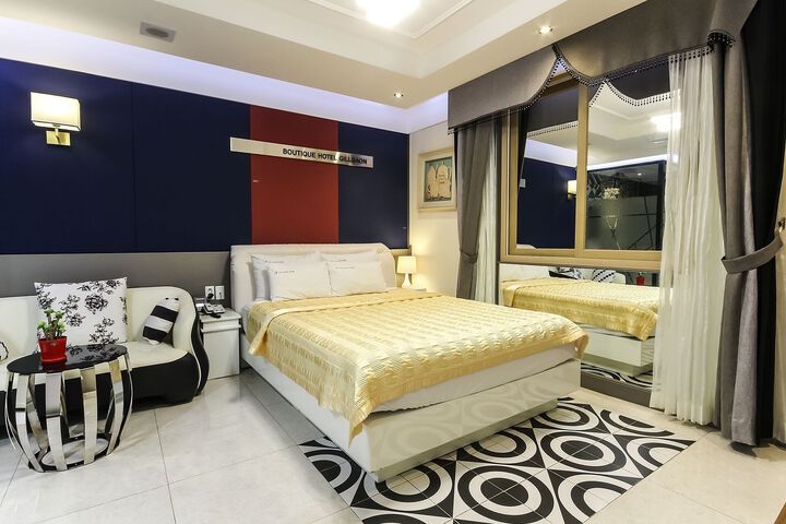 Room 34 of 42