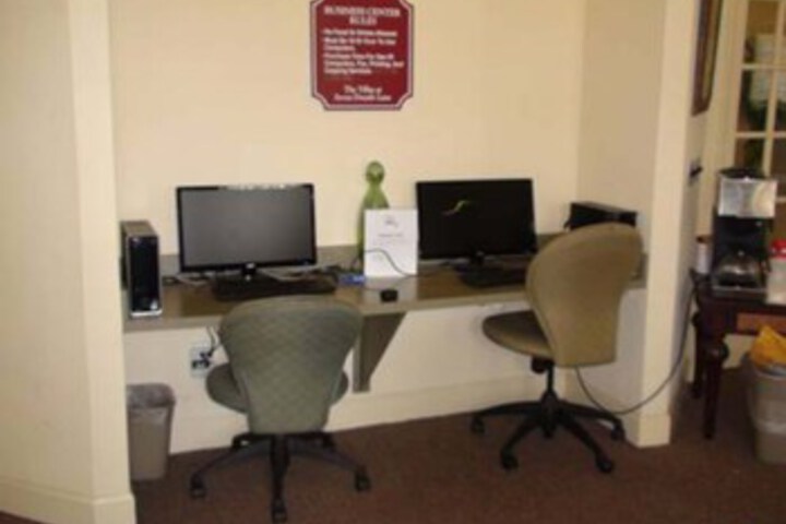 Business Center 13 of 143