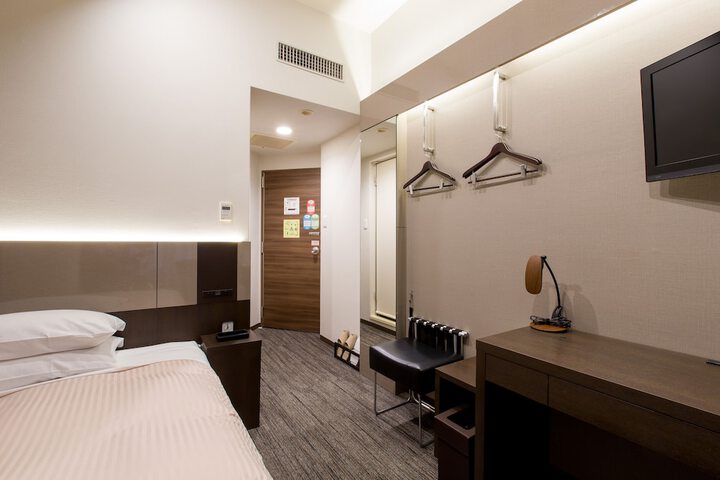 Room 12 of 47