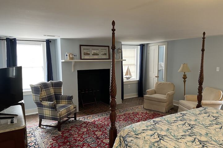 Room 108 of 170