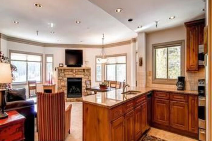 Village at Breckenridge Chateaux by Pinnacle Lodging