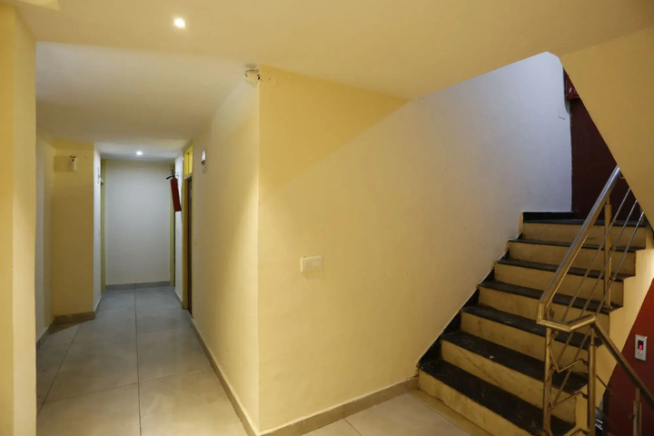 Room 8 of 14