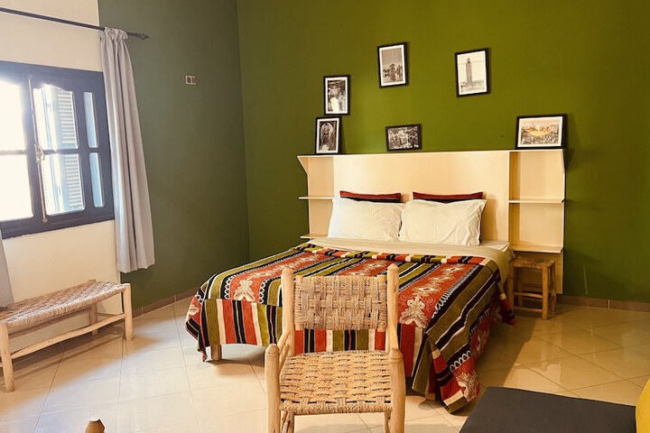 Room 11 of 27
