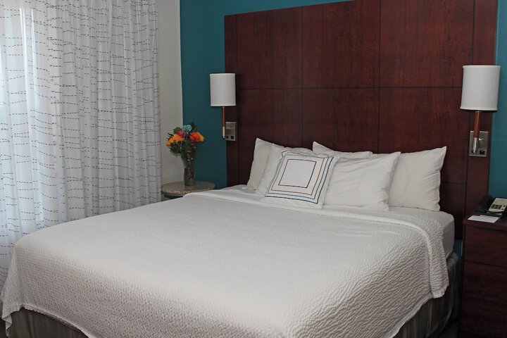 Room 6 of 27