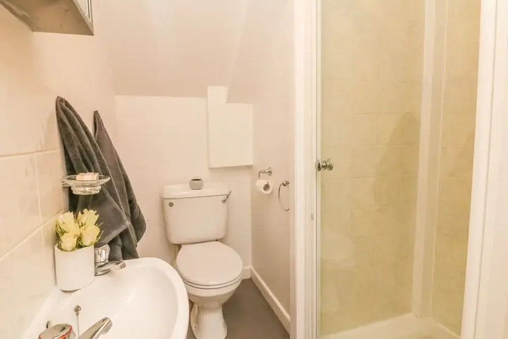 Room 8 of 15