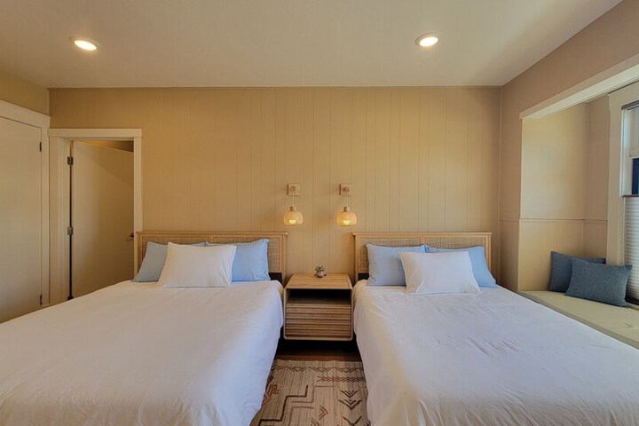 Room 18 of 53