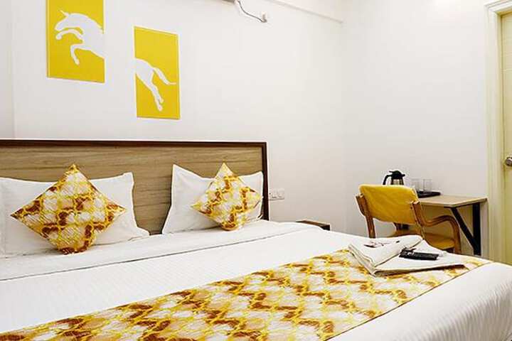 Room 9 of 20