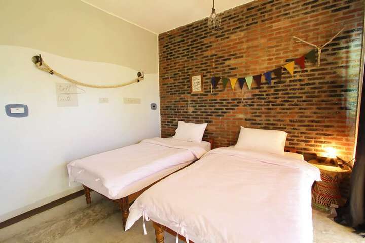 Room 5 of 49