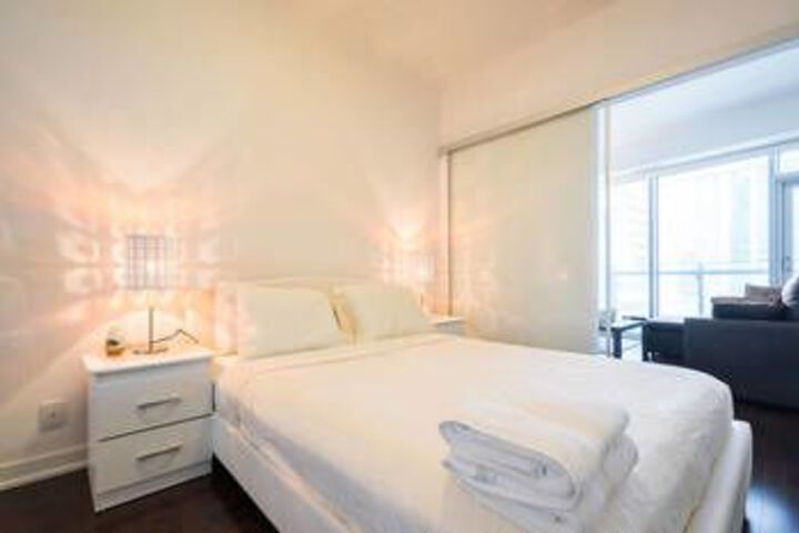New One Bedroom Condo Downtown-Cn TOWER