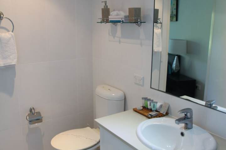 Room 15 of 28