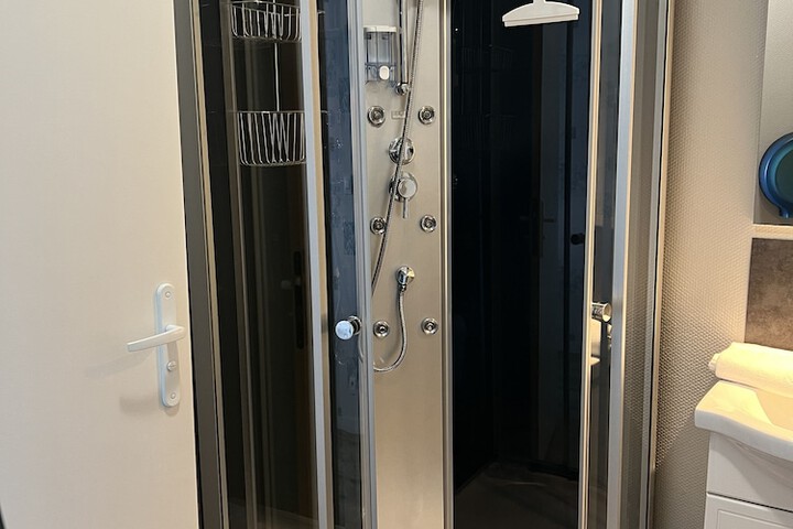 Room 37 of 70
