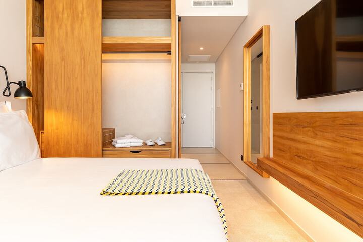 Room 5 of 56