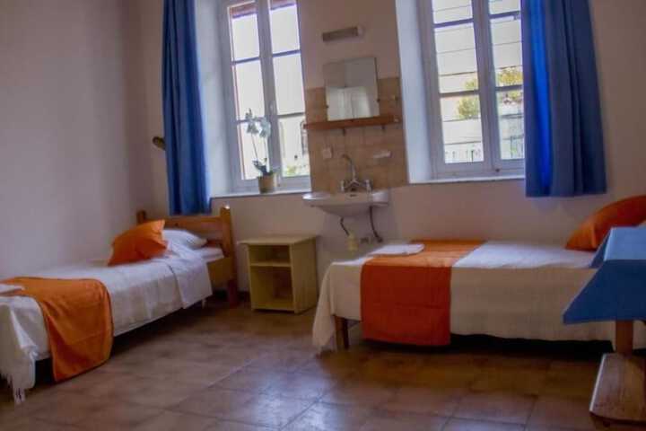 Room 15 of 31