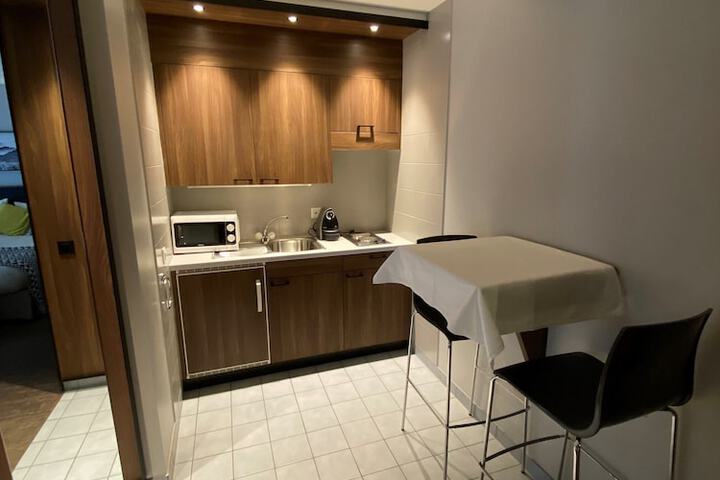 Room 4 of 20