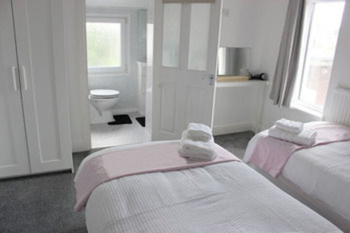 Room 9 of 15