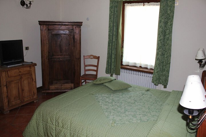 Room 17 of 28