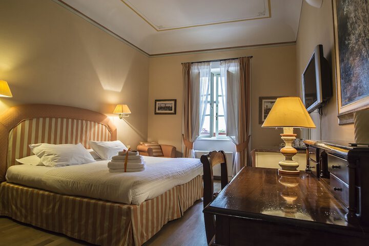 Room 12 of 50
