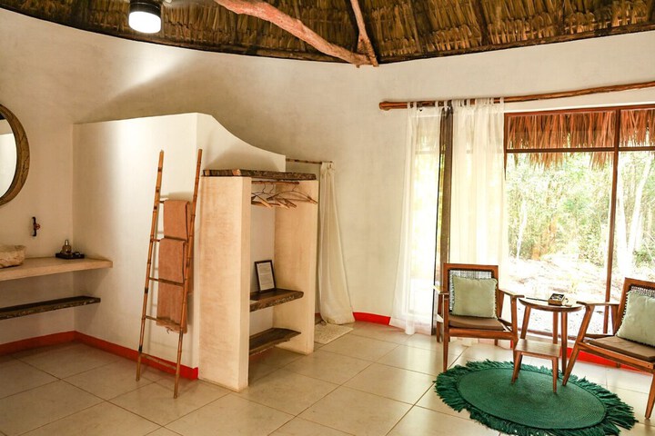 Room 14 of 38
