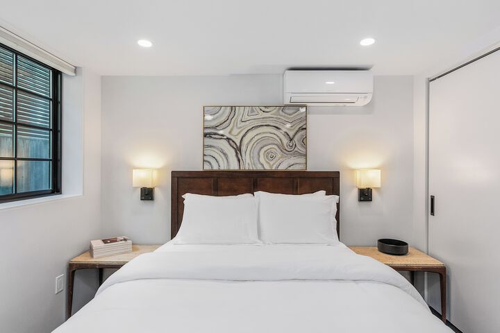 Room 8 of 19