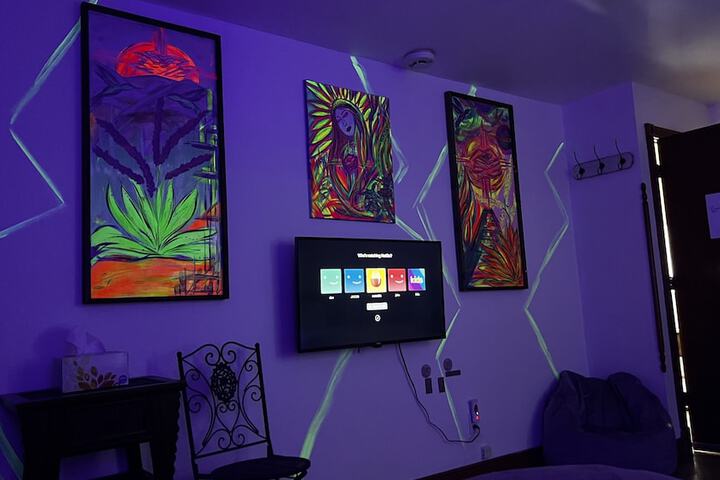 Room 24 of 105