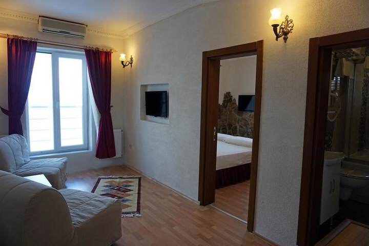 Room 8 of 35
