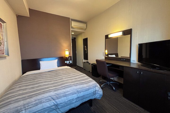 Room 7 of 26