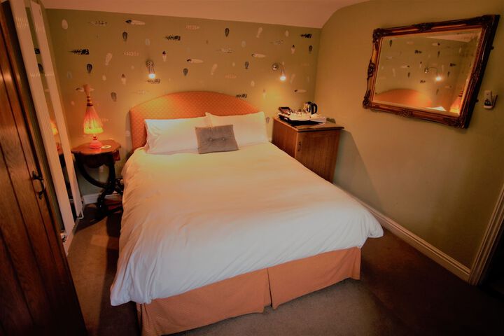 Room 7 of 67