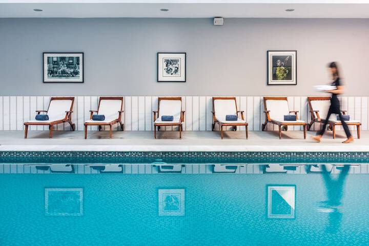 Hotel with Pool