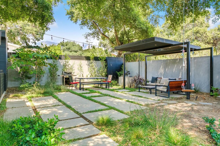 Property Grounds 21 of 27