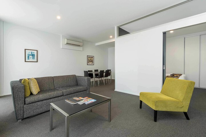 Room 30 of 62
