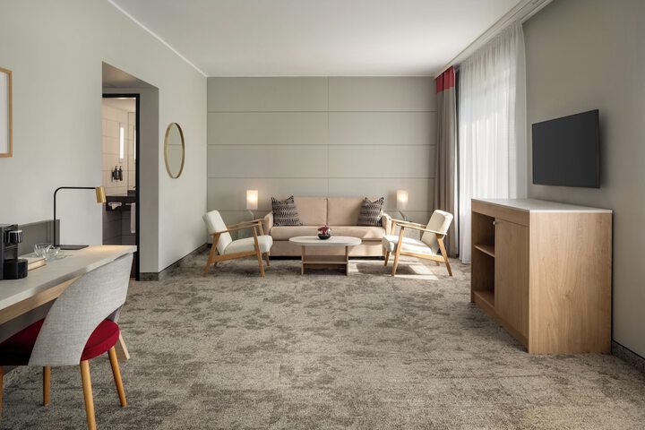 Room 53 of 121