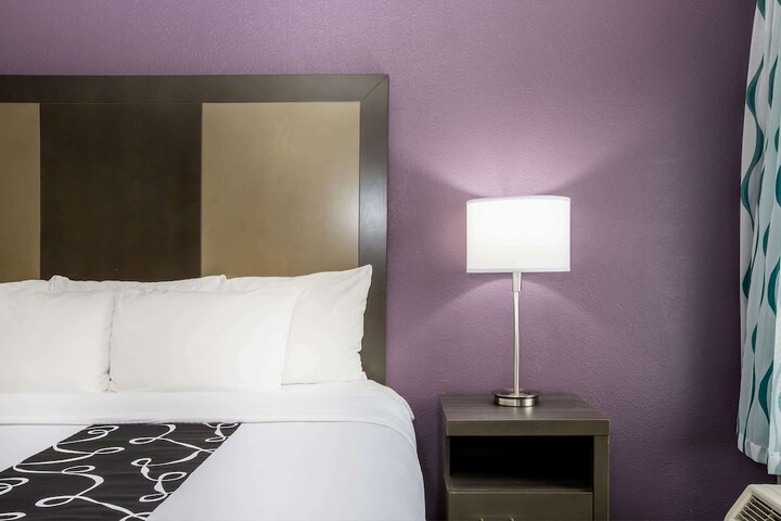 1 King Bed (14 of 15)