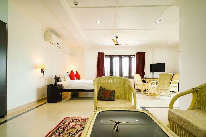 Room 19 of 40
