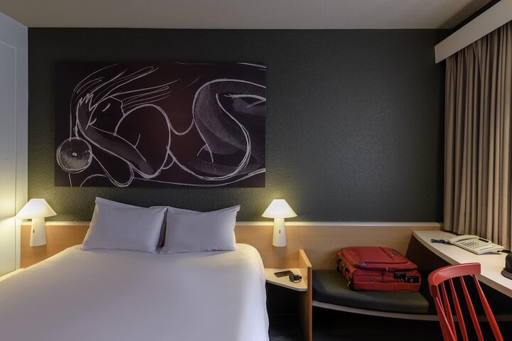 Room 5 of 55