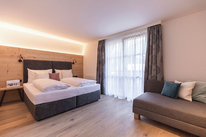Room 12 of 50
