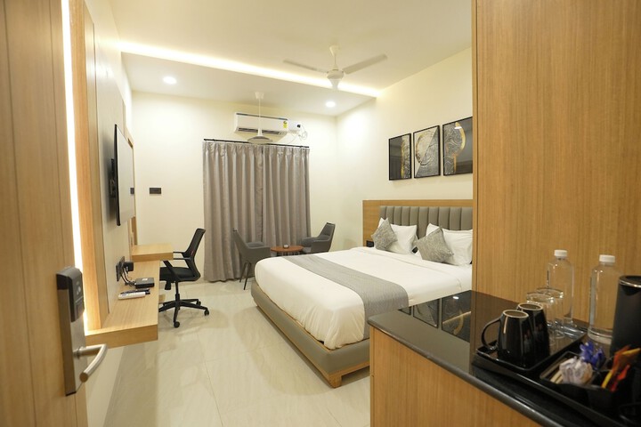 Room 3 of 41