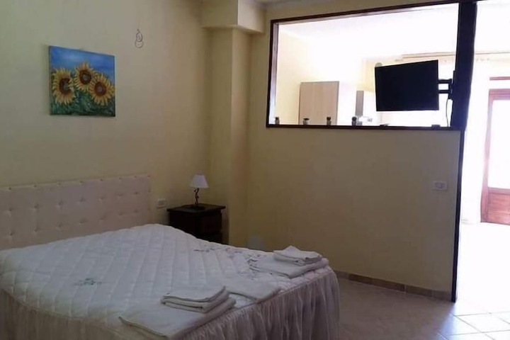 Room 10 of 42
