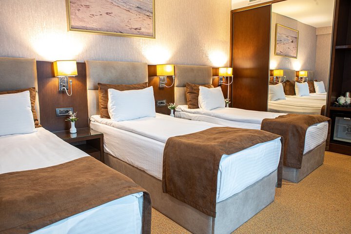 Room 40 of 342