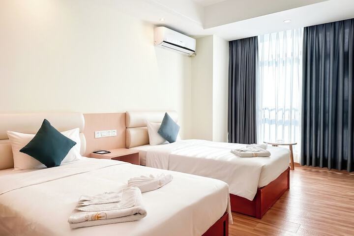 Room 8 of 40