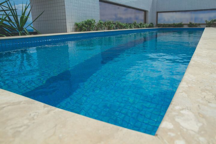 Pool 19 of 25